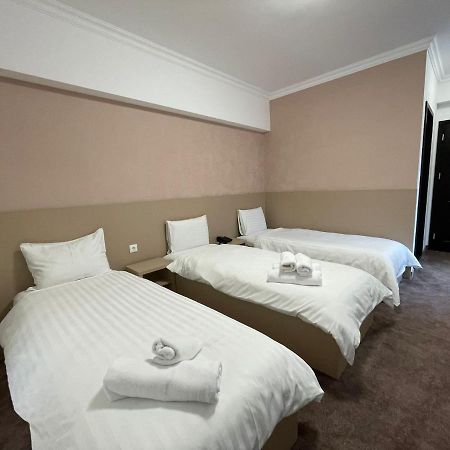 Hotel Rivoli Бухарест Екстер'єр фото