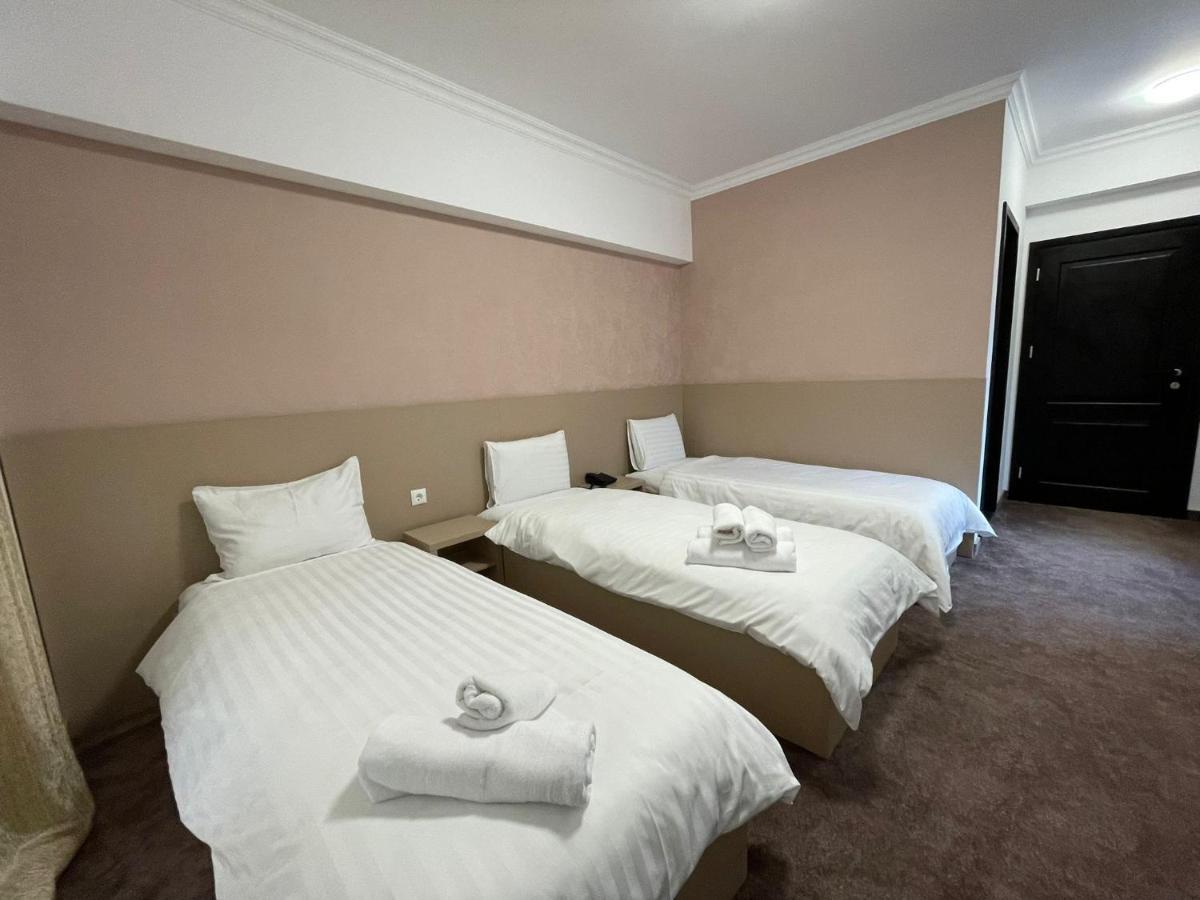 Hotel Rivoli Бухарест Екстер'єр фото